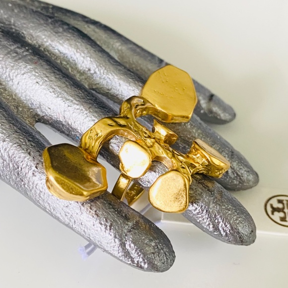 NEW Tory Burch BRUTALIST Logo Ring Size 7 18k GP - Picture 4 of 8